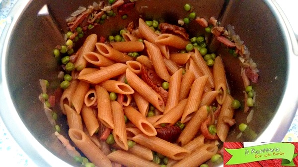 Pasta porcini, piselli e speck con Bimby