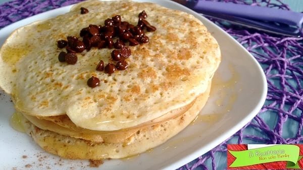 Pancakes con avena, miele e cannella