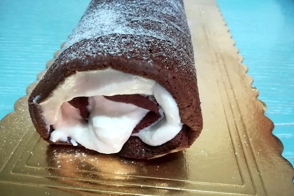 Rotolo al cioccolato con crema alla ricotta 2