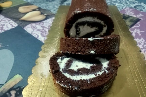 Rotolo al cioccolato con crema alla ricotta 4