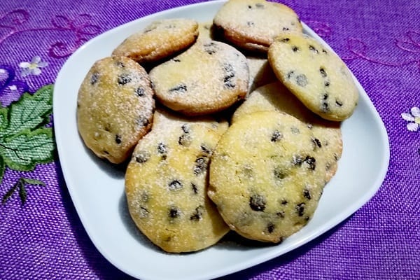 Biscotti al burro, con gocce di cioccolato e nutella 4