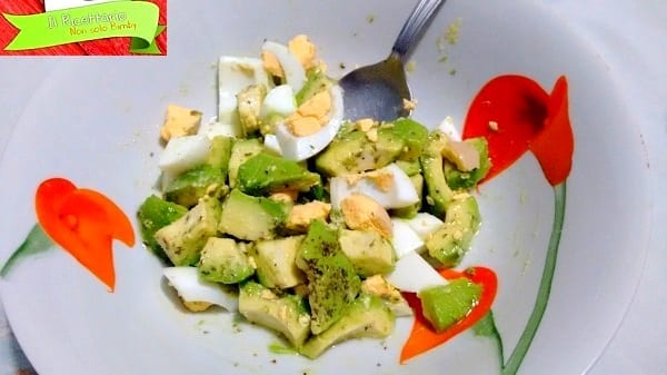 Insalata di avocado e uova 2