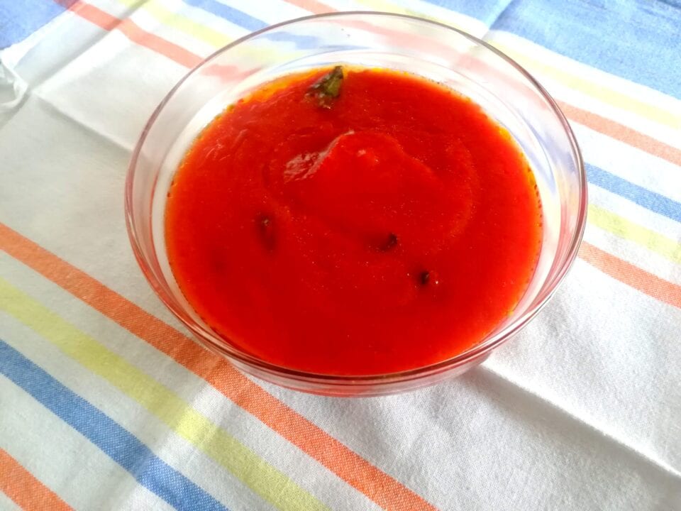Come fare la salsa di pomodoro: ricetta base - Il ...