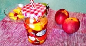 Tè freddo con la pesca fatto in casa Té freddo alla pesca