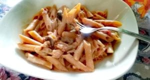 Pasta con salsa rosa e funghi, ricetta veloce Pasta con salsa rosa e funghi