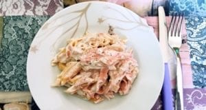 Pasta veloce con panna e salumi Pasta veloce con panna e salumi