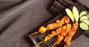 Come fare gli spiedini di pollo Come fare gli spiedini di pollo