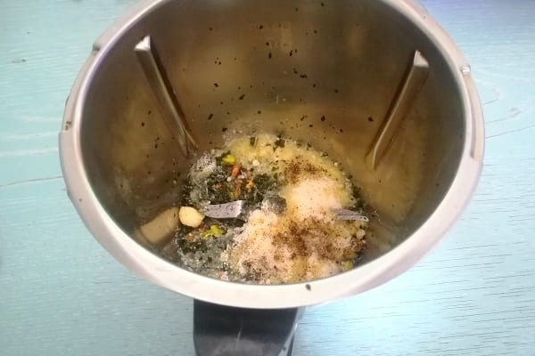 Come fare la besciamella al pistacchio 1