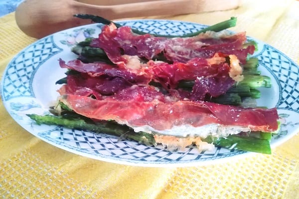 Asparagi alla parmigiana con speck 4