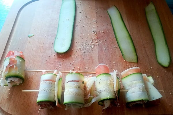 Involtini di zucchine con provolone e speck 1