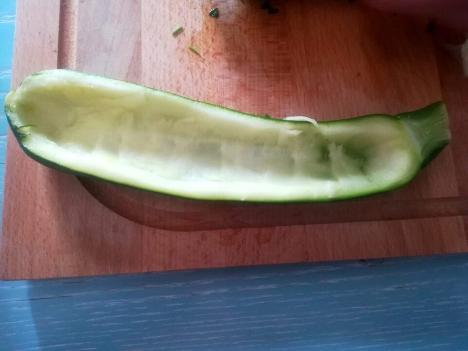 Zucchine ripiene con tonno, olive e pomodoro 2