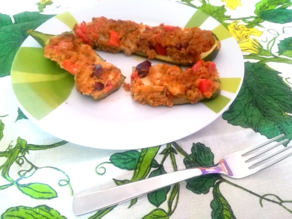 Zucchine ripiene con tonno, olive e pomodoro 5