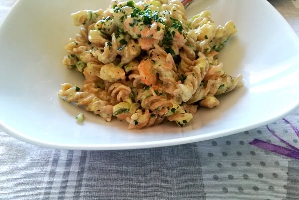 Pasta con salmone zucchine e gamberetti 4