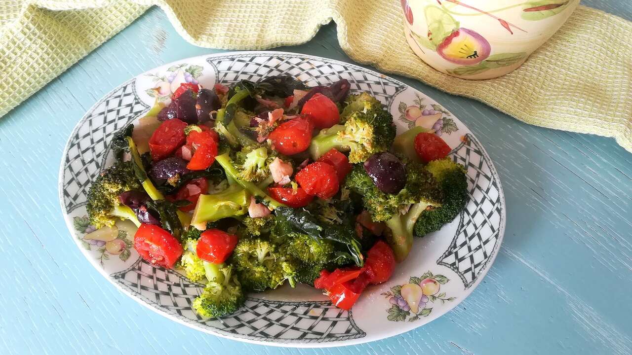 Broccoli con olive e pomodorini Bimby