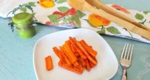 Carote stick speziate al forno, dolci e colorate Carote stick speziate