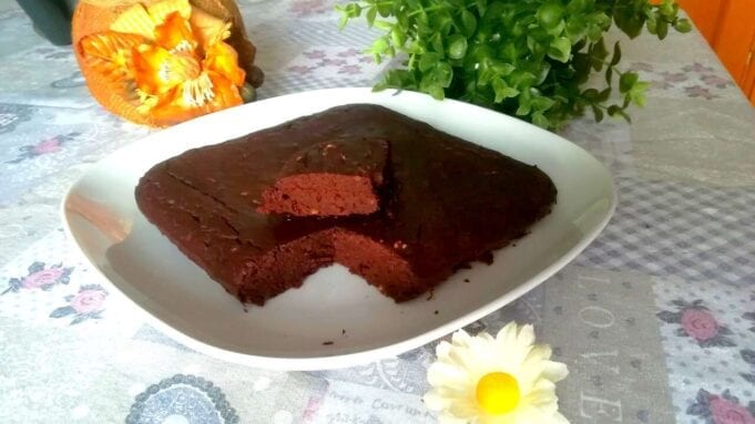 Torta brownies fit proteica vegan