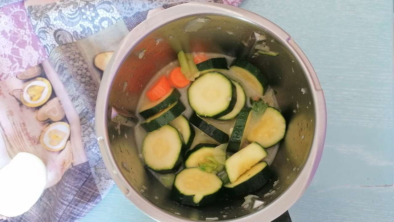 Vellutata detox carote e zucchine 1