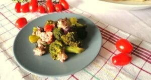 Broccoli con salsiccia in padella