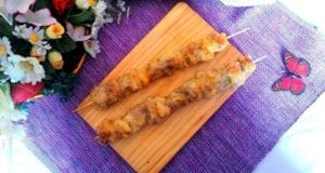 Spiedini di pollo aromatizzati, cotti in forno Spiedini di pollo