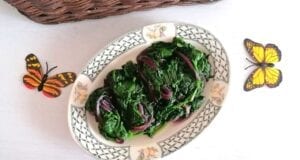 Spinaci al burro, contorno semplice in padella Spinaci al burro