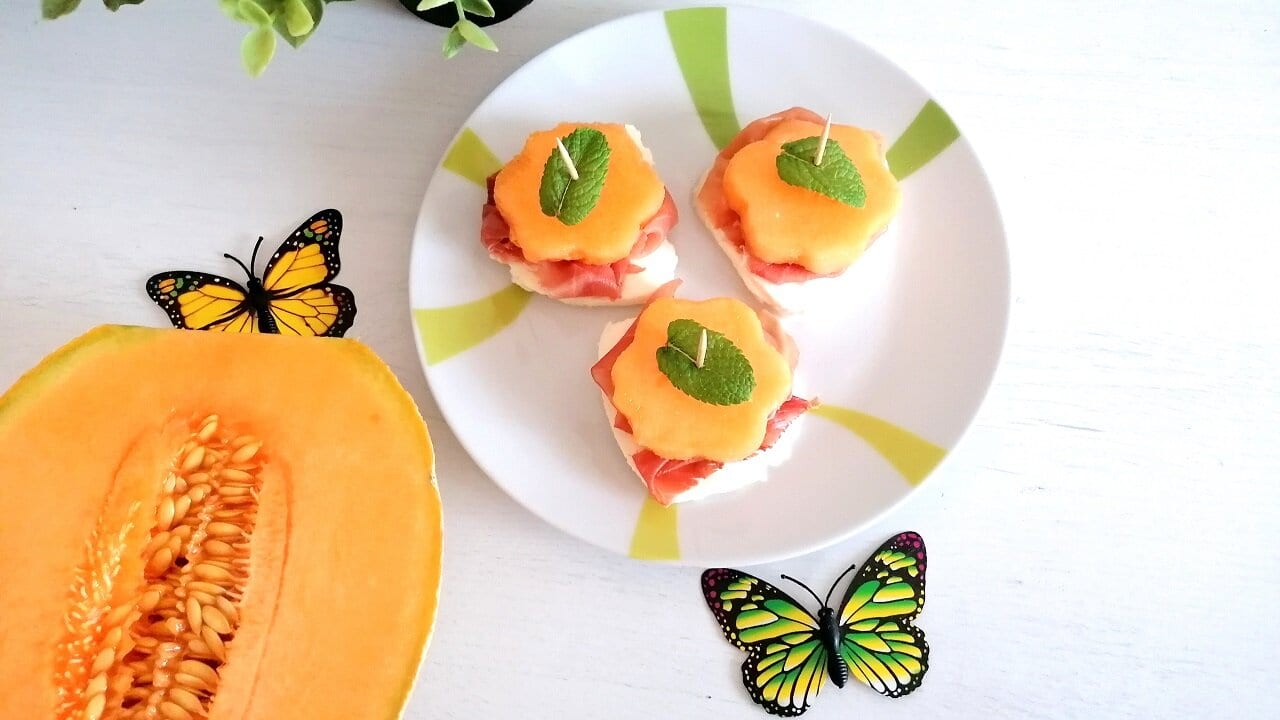 Antipasto di melone, mozzarella e prosciutto crudo 2