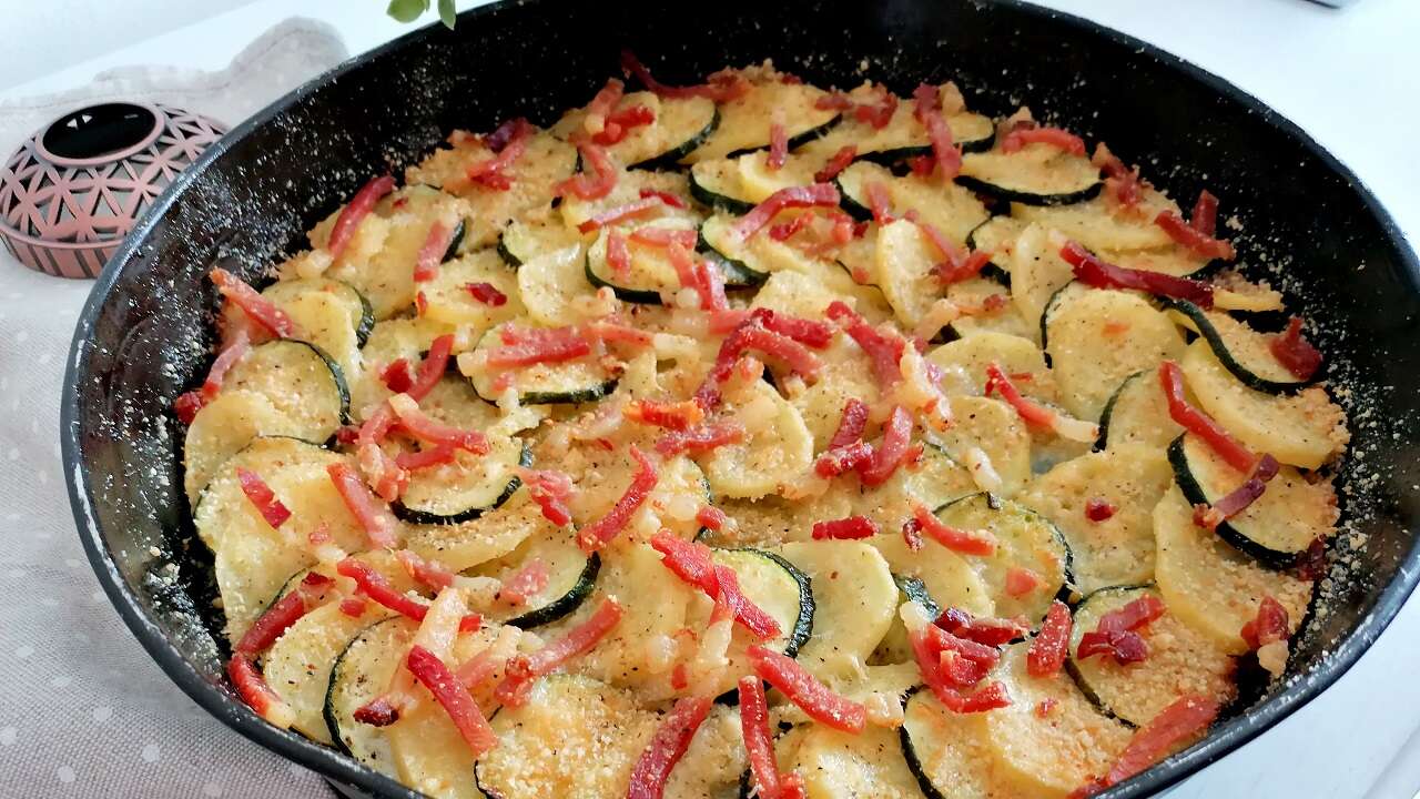 Girandola di patate e zucchine al forno 5