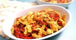 Straccetti di pollo ai peperoni, in padella Straccetti di pollo ai peperoni