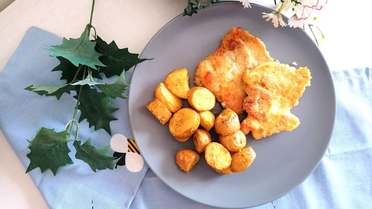 Sovracosce di pollo impanate con patate novelle 5