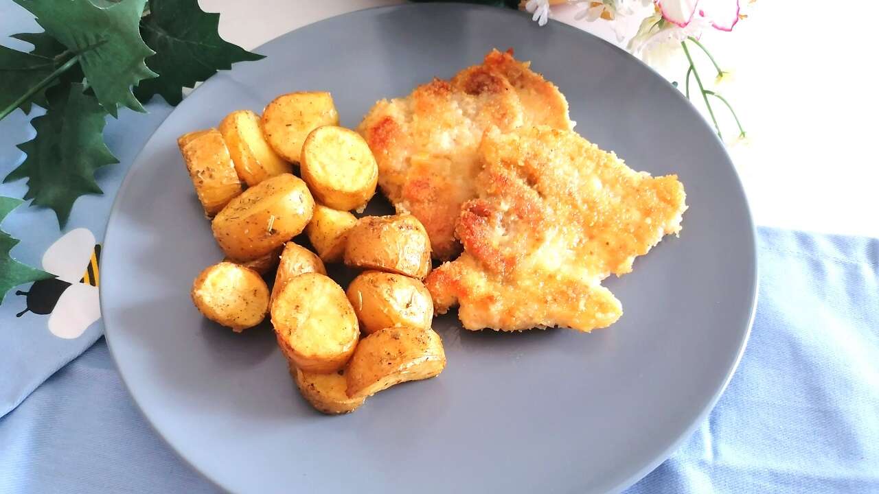 Sovracosce di pollo impanate con patate novelle 6