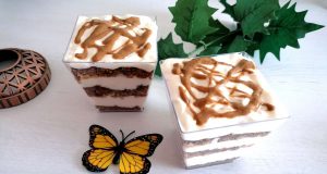 Cheesecake light allo yogurt greco in bicchiere, dolce fit Cheesecake light allo yogurt greco