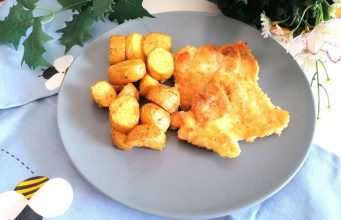 Sovracosce di pollo impanate con patate novelle