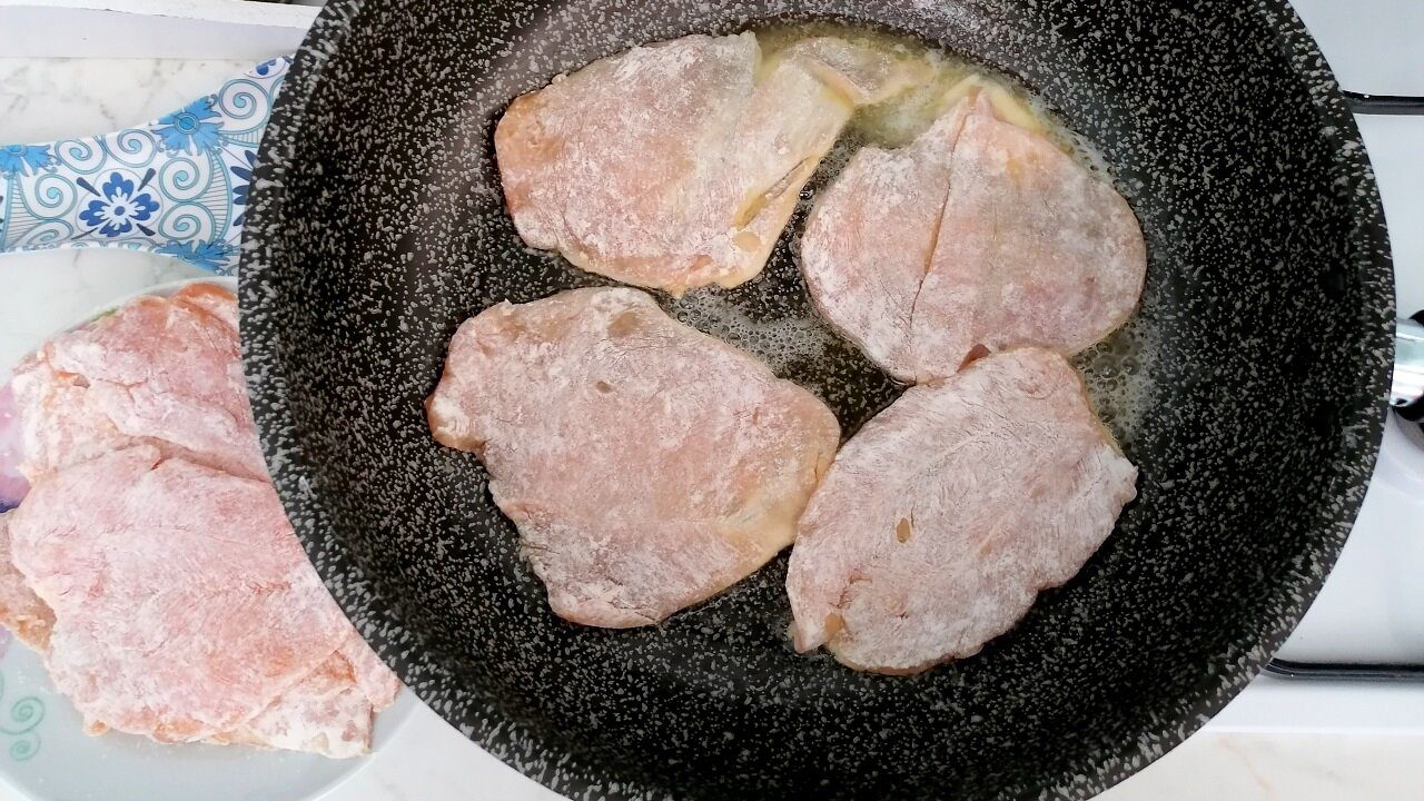 Scaloppine al latte con petto di pollo 1