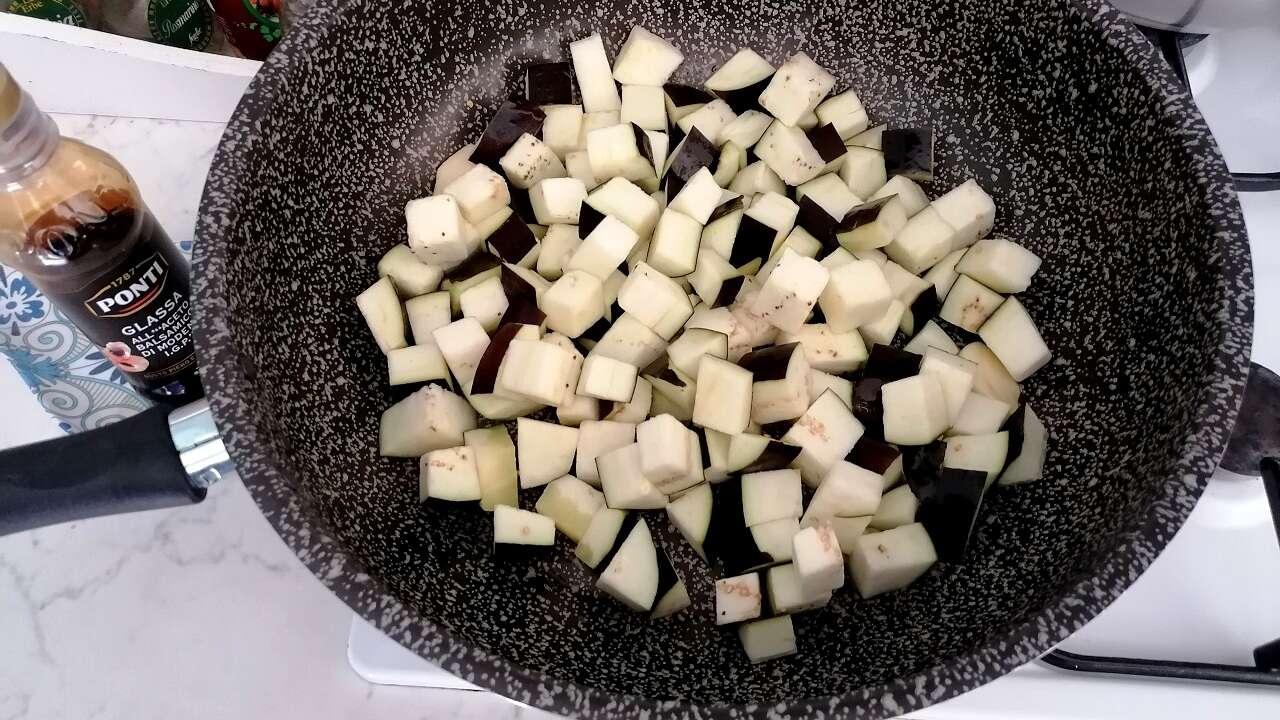 Pasta con melanzane e tonno 1