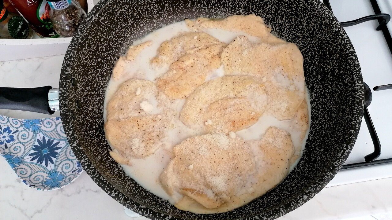 Scaloppine al latte con petto di pollo 2