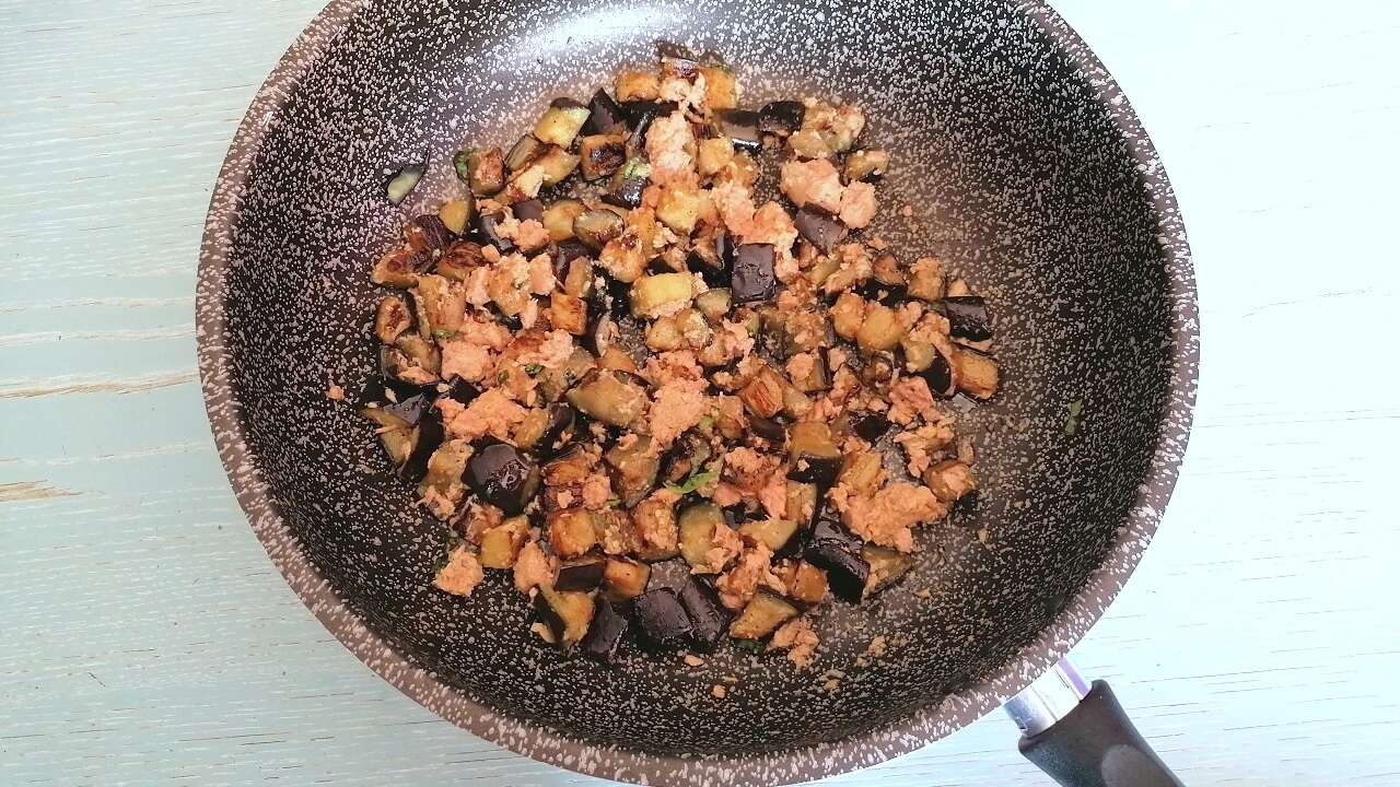 Pasta con melanzane e tonno 2