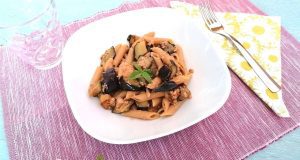 Pasta con melanzane e tonno, buonissima anche fredda Pasta con melanzane e tonno