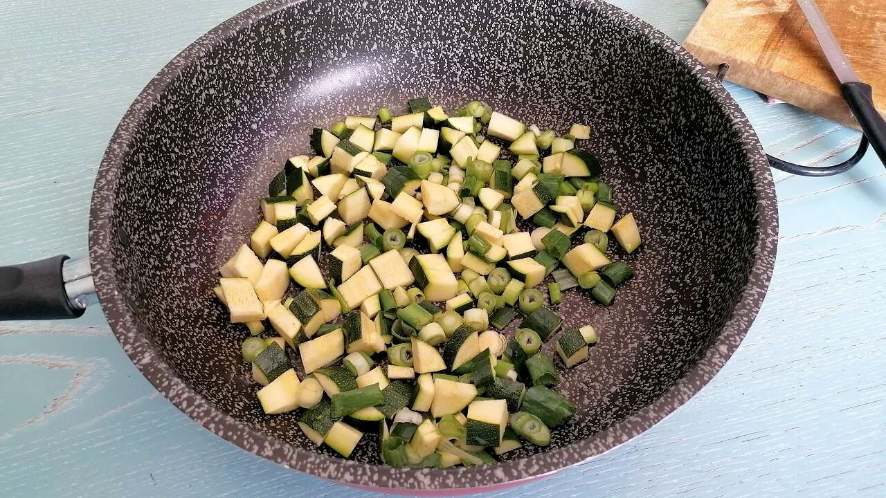 Pasta con tonno, pomodorini e zucchine 1