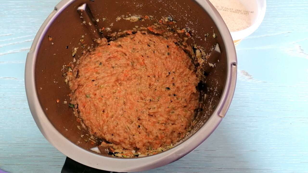 Sformato di macinato, carote e zucchine al forno Bimby 2