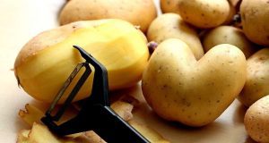 Come utilizzare le bucce di patate: 7 modi per riciclarle