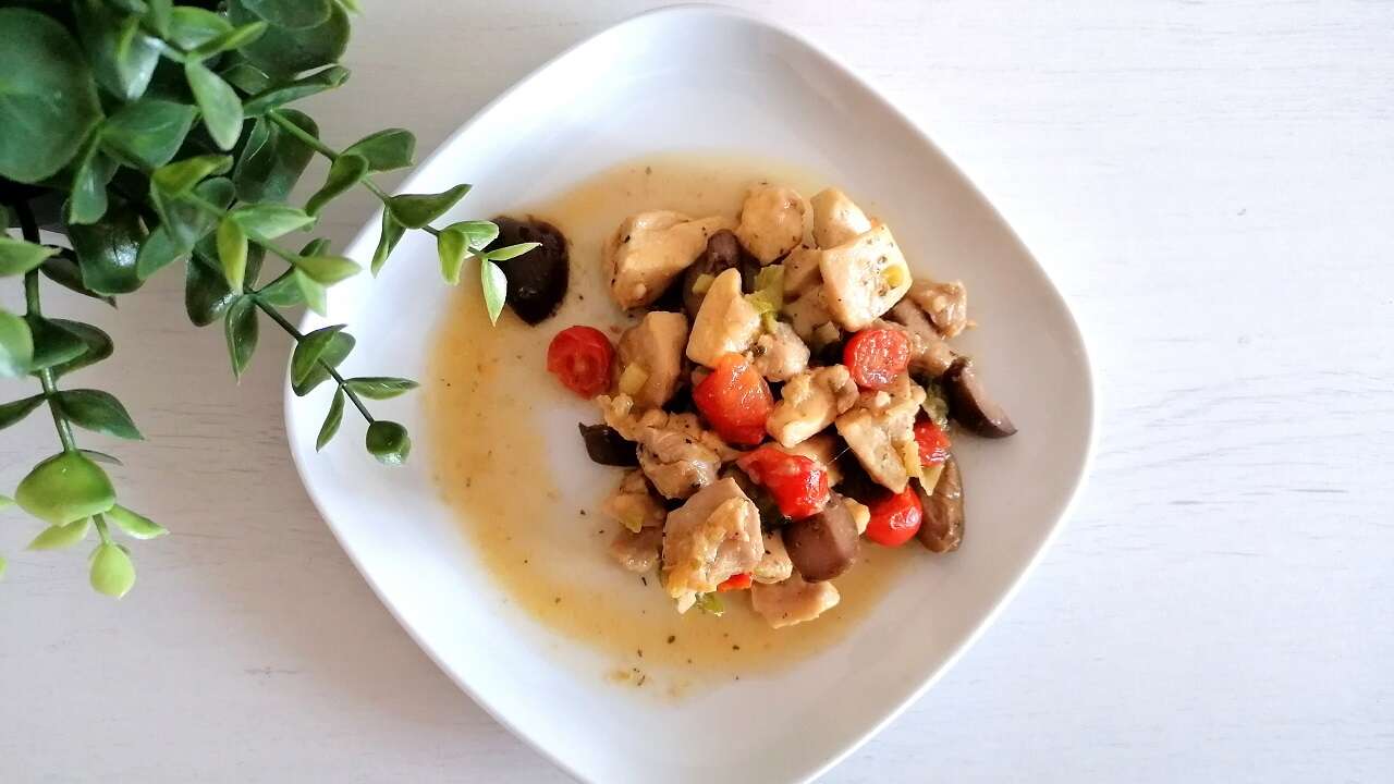 Dadini di pollo con olive e pomodorini 3