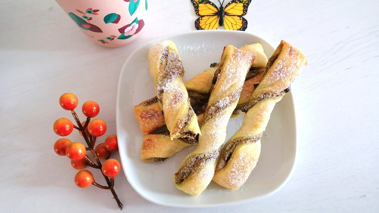 Treccine di sfoglia al pistacchio e cioccolato 4