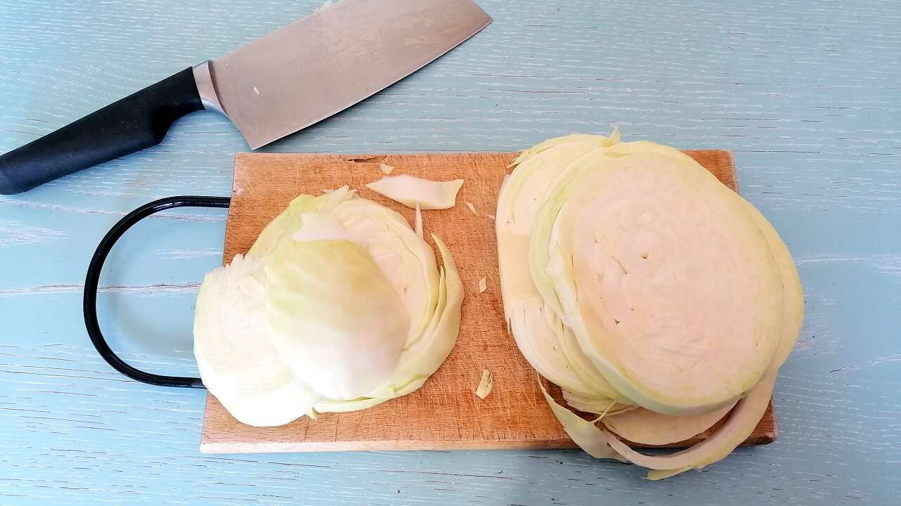 Parmigiana di cavolo verza o cappuccio al forno, con speck 1