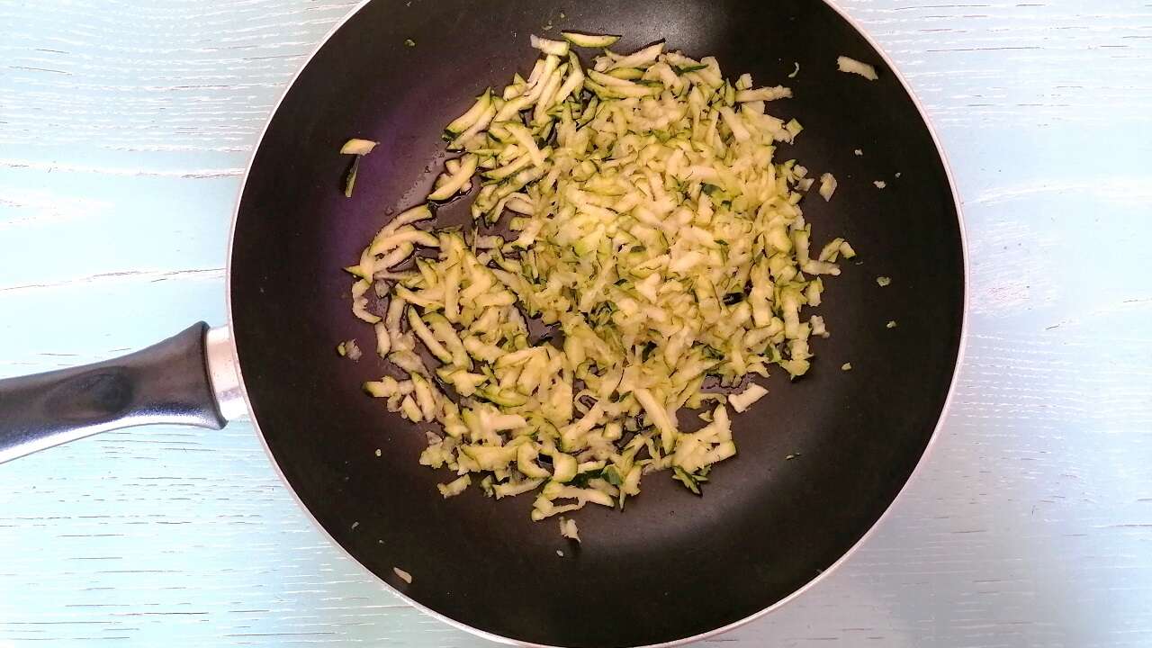 Pasta con cremosa con tonno e zucchine 1