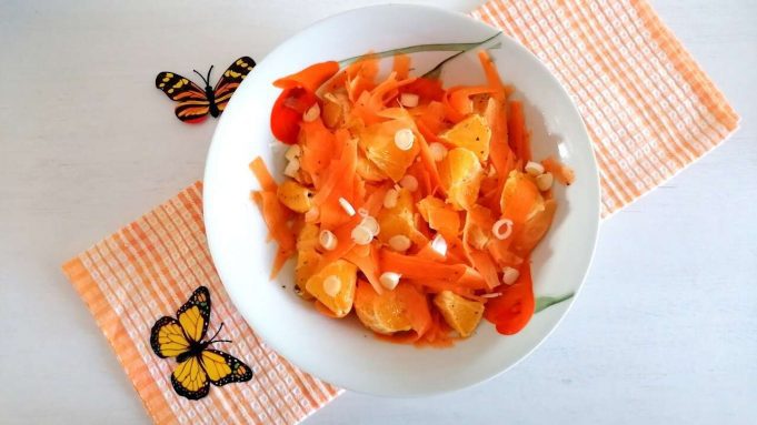 Insalata di carote e arance, con possibili varianti