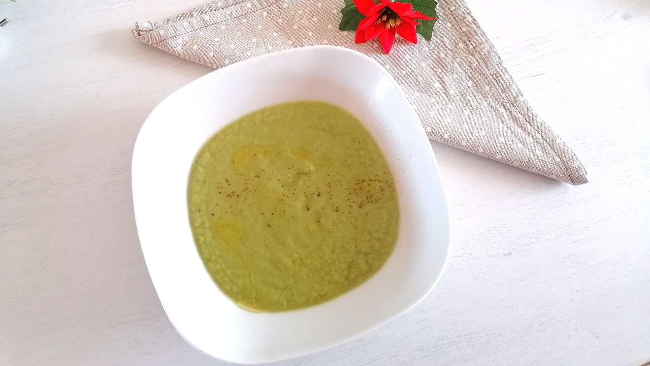 Crema detox di broccoli e cipolla, con e senza Bimby 3