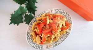 Pollo al curry e peperoni, in padella Pollo al curry e peperoni, in padella