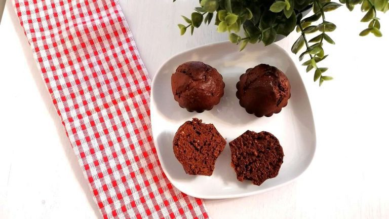 Muffin fit e proteici avena e cacao, in casa con Bimby