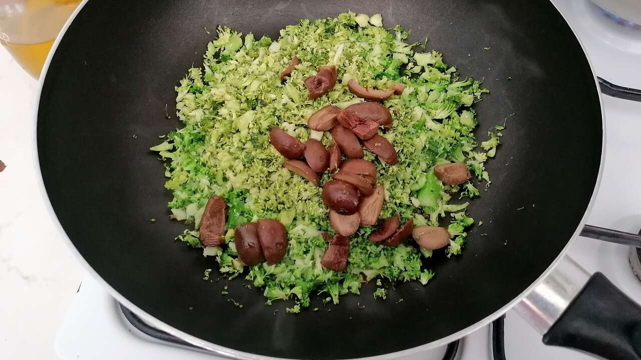 Pasta con broccoli, tonno e philadelphia 1