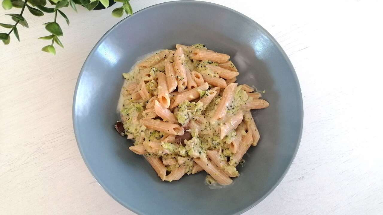 Pasta con broccoli, tonno e philadelphia 3