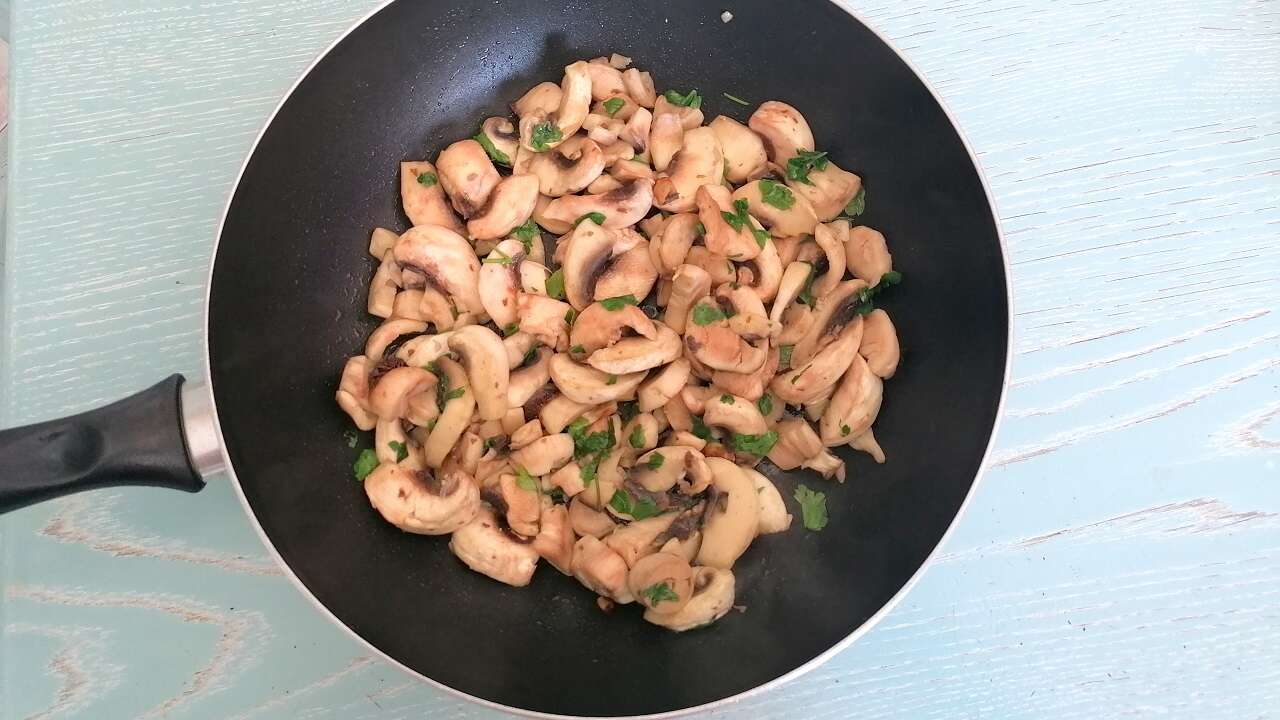 Funghi champignon trifolati: veloci e tanto saporiti 1